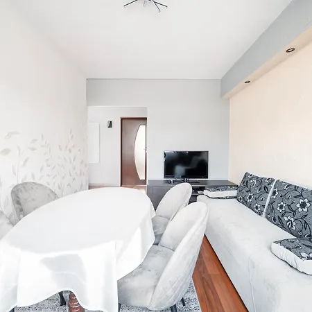 Plac Wolnosci 3-Bedroom Apartment Lodz  Exterior photo