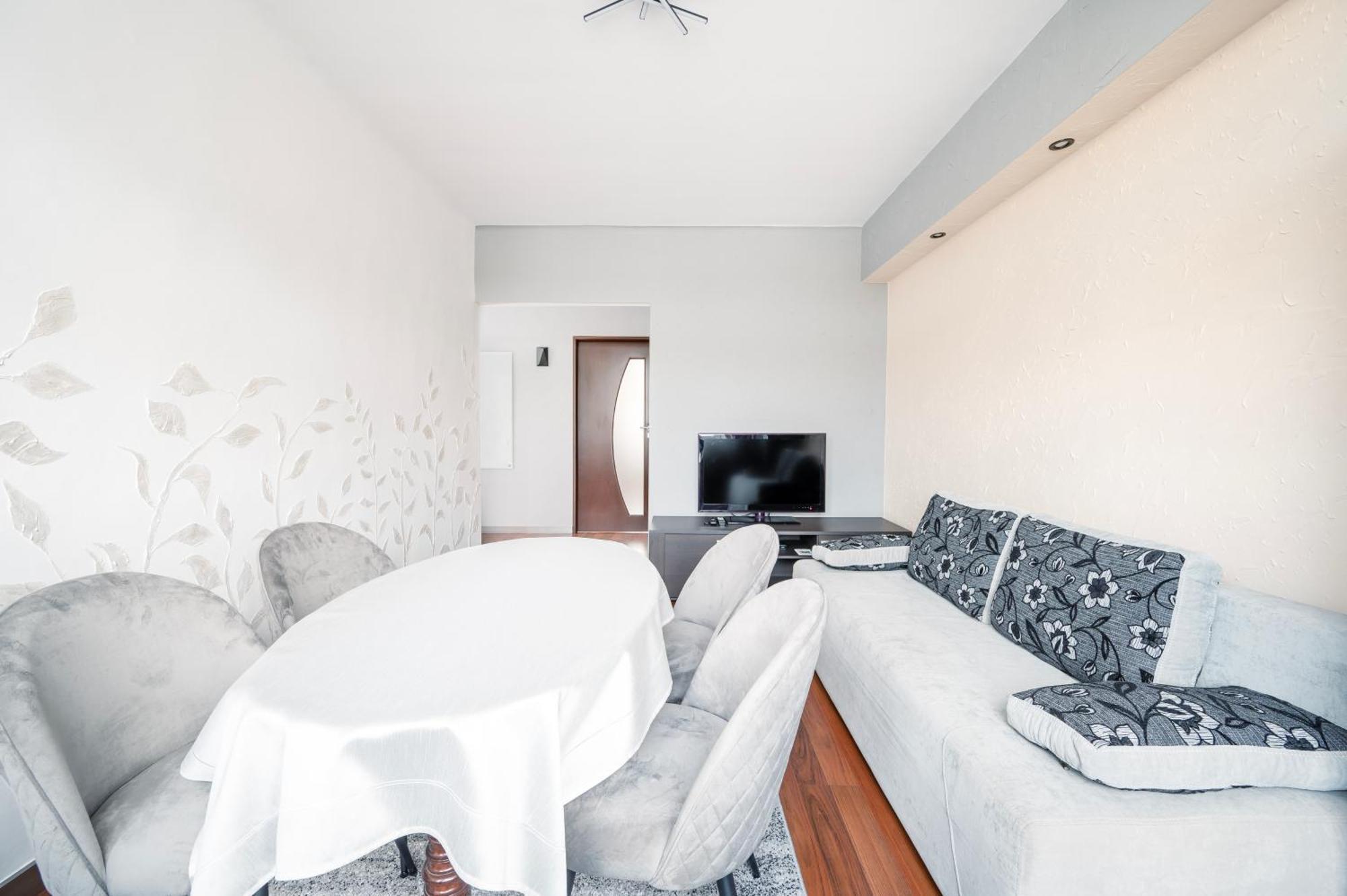 Apartment Plac Wolnosci 3-bedroom *